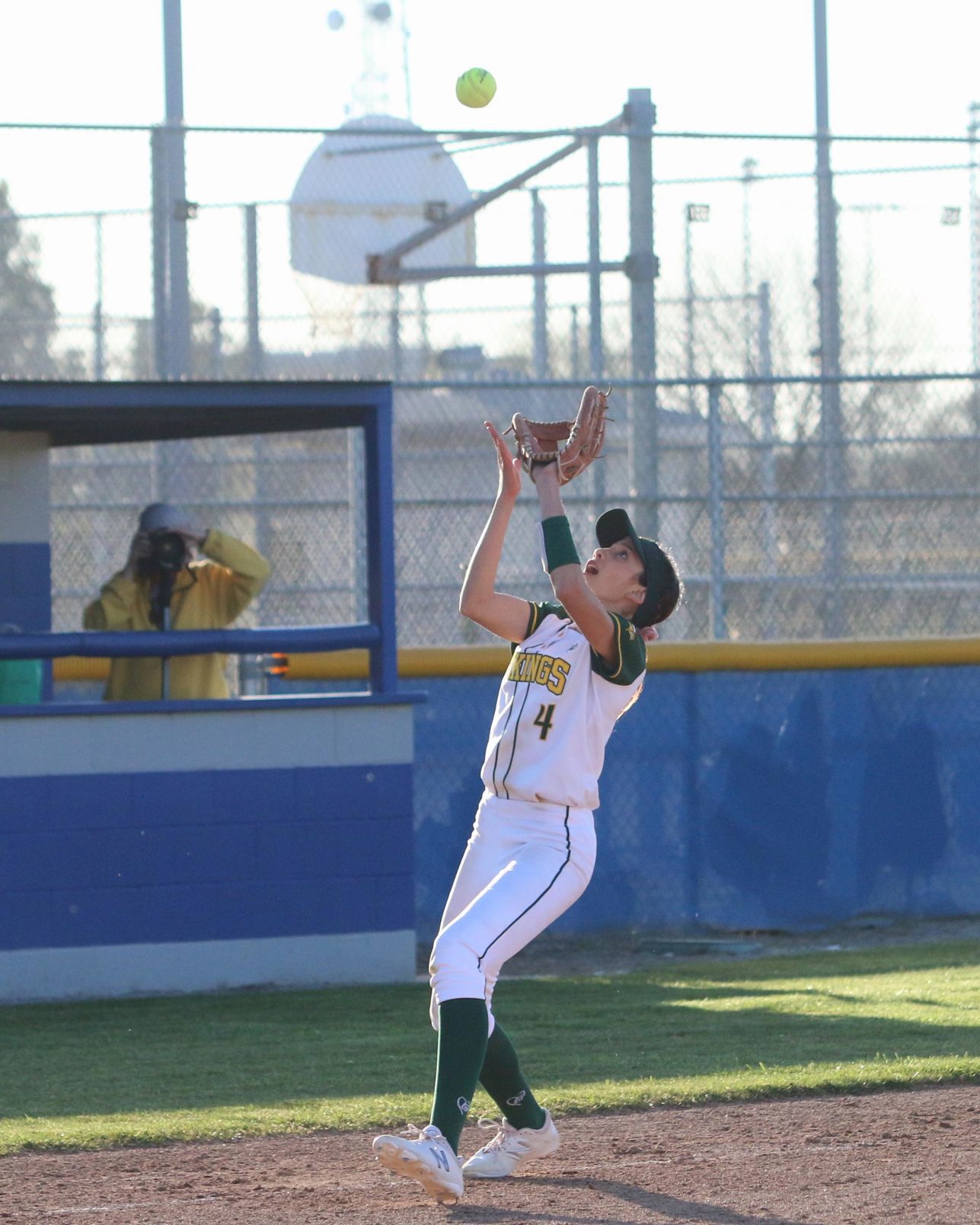 Vikings hold down Huskies